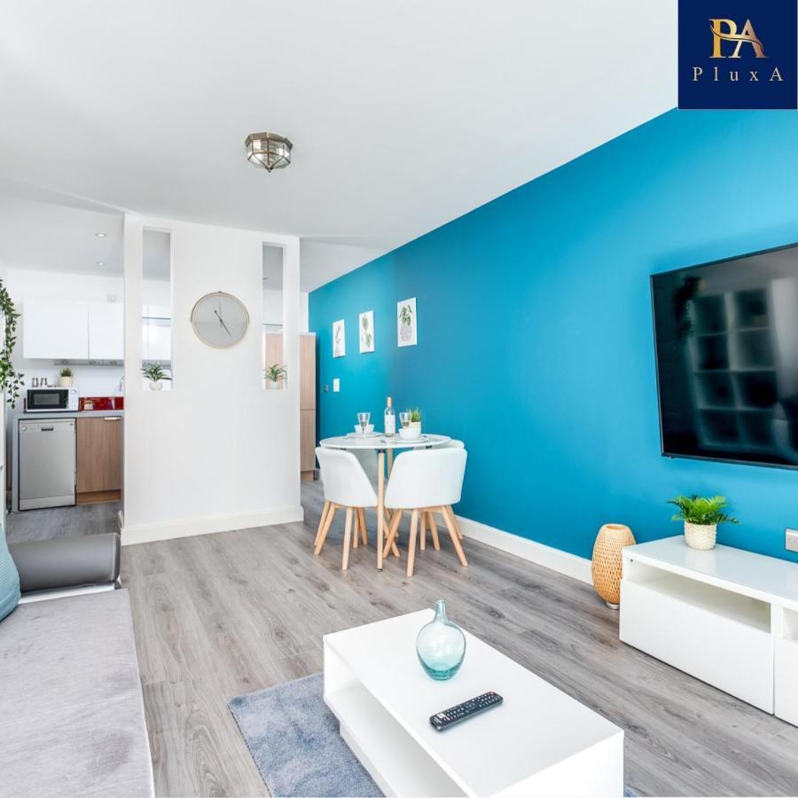 Pluxa Vivid Veranda Beautiful City Centre Apartment With Free Parking Birmingham Exterior foto