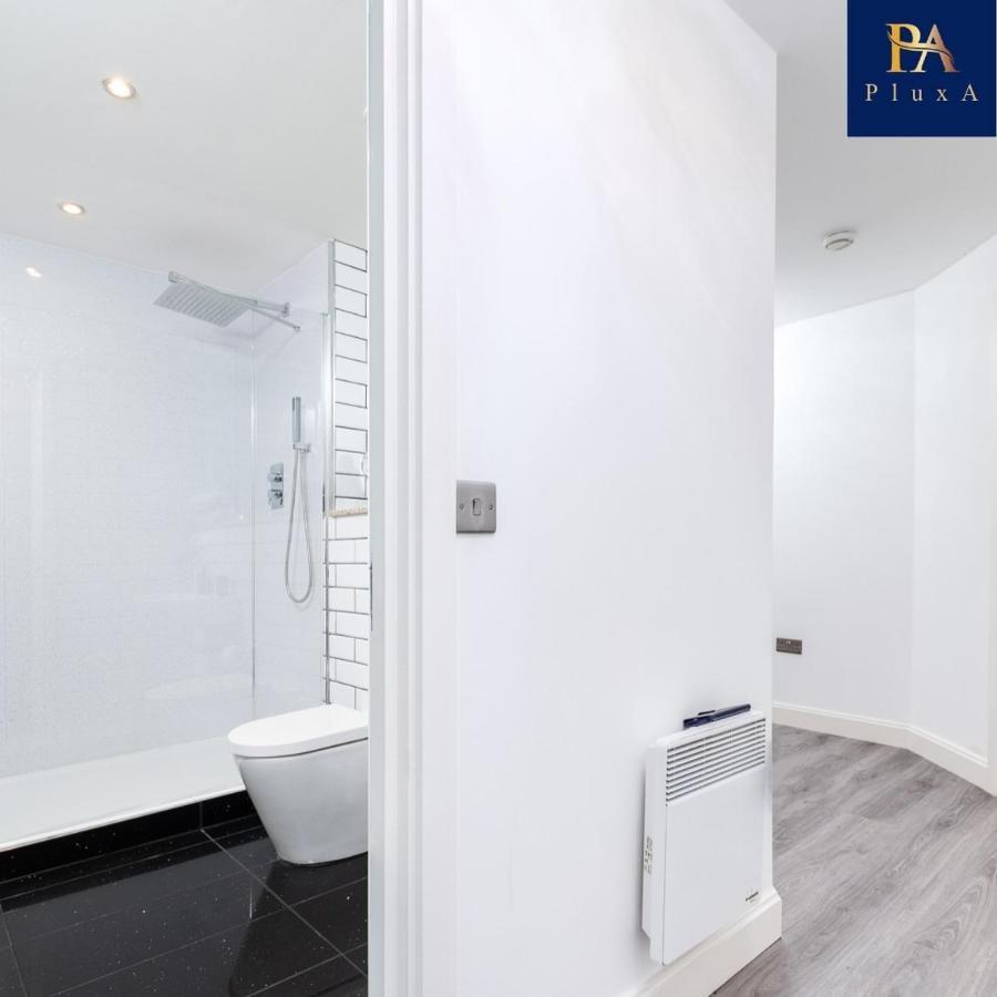 Pluxa Vivid Veranda Beautiful City Centre Apartment With Free Parking Birmingham Exterior foto